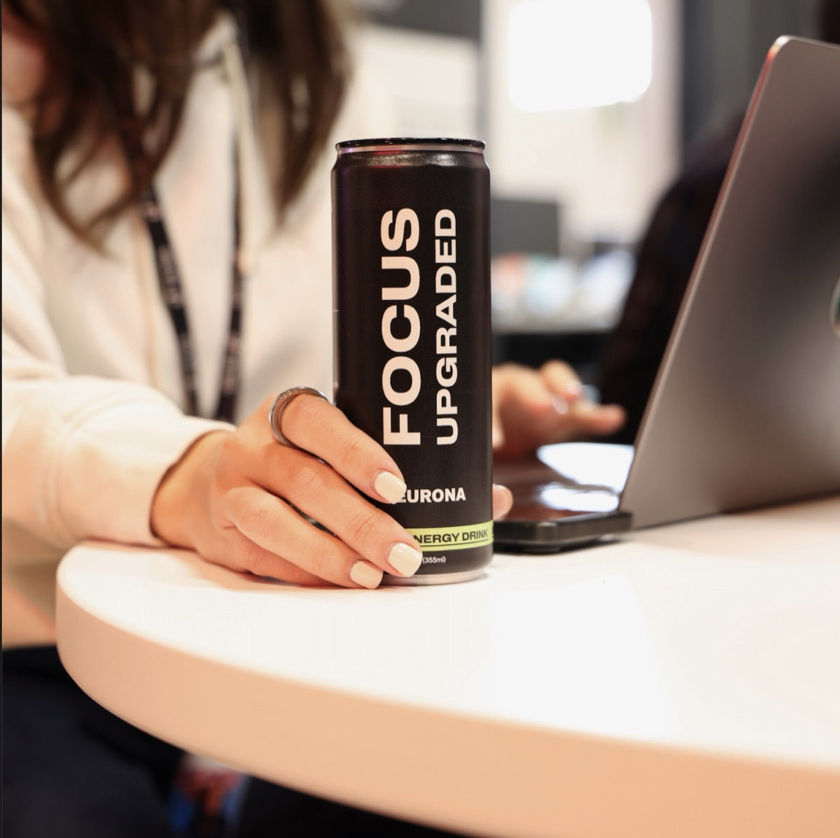 Neurona can on an office desk